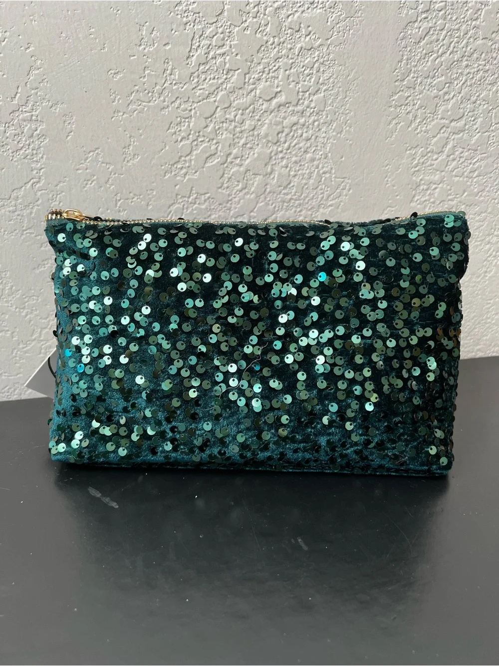 NWT Sequin Zip Pouch Clutch in Emerald Green by Imoshion